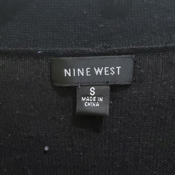 🔵2 for $15🔵NINE WEST - BLACK SEQUENCE LONG CARDI - Picture 2 of 6